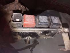 Блок предохранителей под капот. Toyota Corona, ST195, AT190, CT190, ST190, ST191, CT195 Toyota Carina, ST190, CT190, CT195, ST195, AT190, AT191, AT192...
