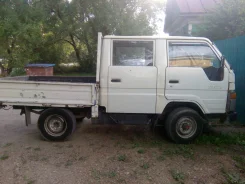 Toyota Hiace ����