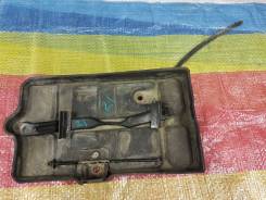 Крепление аккумулятора. Toyota Soarer, UZZ31, JZZ30, JZZ31, UZZ30
