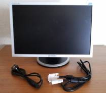 Samsung. 19" (48 см), технология LCD (ЖК)