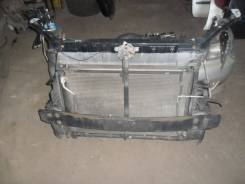 Рамка радиатора. Toyota Voxy, AZR65, AZR65G, AZR60G, AZR60