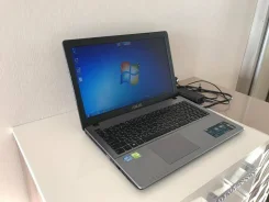 Asus X550VC. 15.6", 2,6����, ��� 4 ��, ���� 500���, WiFi: 1, Bluetooth: 1 ����