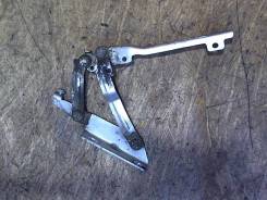 Петля капота Volkswagen Jetta 5 2004-2009, правая
