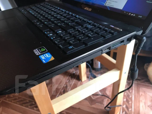 Asus K52JV. 15.6", 2,5����, ��� 4 ��, ���� 640���, WiFi: 1, Bluetooth: 1 ����