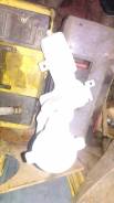 Бачок стеклоомывателя. Mazda Protege Mazda Familia, BJ8W, BJFW, BJ5W, BJ5P, BJEP, BJ3P, BJFP Mazda Premacy Mazda Familia S-Wagon, BJFW, BJ5W, BJ8W