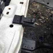 Упор капота. Toyota Corolla Axio, ZRE142, NZE164, ZRE144, NZE144, ZRE162, NZE161, NZE141 Toyota Corolla Fielder, NZE141, NZE161, ZRE142G, ZRE144G, ZRE...