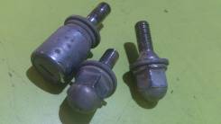 Замок запаски. Mitsubishi Pajero, V46W, V46WG Двигатель 4M40