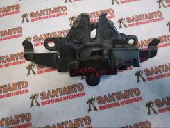 Замок капота. Toyota Land Cruiser Prado, GRJ120, GRJ120W, GRJ121, GRJ121W, GRJ125, GRJ125W, KDJ120, KDJ120W, KDJ121, KDJ121W, KDJ125, KDJ125W, RZJ120...
