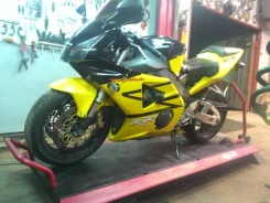Honda CBR 954RR ����