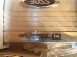Boss Audio ����
