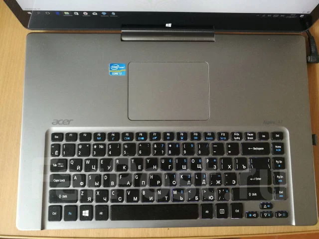Acer Aspire R7-571G. 15.6", 2����, ��� 8 ��, ���� 256���, WiFi: 1, Bluetooth: 1, ����������� �� 3��. ����