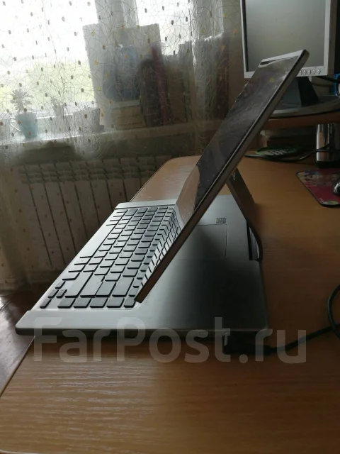 Acer Aspire R7-571G. 15.6", 2����, ��� 8 ��, ���� 256���, WiFi: 1, Bluetooth: 1, ����������� �� 3��. ����