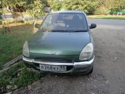 Daihatsu Storia ����