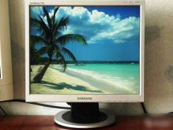 Samsung. 17" (43 см), технология LCD (ЖК)