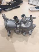 Корпус термостата. Lexus: LC500, LC500h, LS460L, GS350, GS460, GS430, IS F, GS300, RC F, GS F, LS460 Toyota Crown Majesta, URS206 Двигатели: 2URGSE, 1...