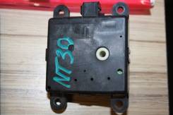 Сервопривод заслонок печки. Nissan X-Trail, NT30, PNT30, T30 Двигатели: SR20VET, QR20DE