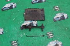Крепление аккумулятора. Toyota: Windom, Harrier, Scepter, Camry Gracia, Mark II Wagon Qualis, Camry, Mark II, Kluger V, Highlander Двигатели: 1MZFE, 2...