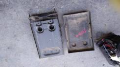 Крепление аккумулятора. Suzuki Escudo, TA74W, TD54W, TD94W, TDA4W, TDB4W Suzuki Grand Vitara Двигатель N32A