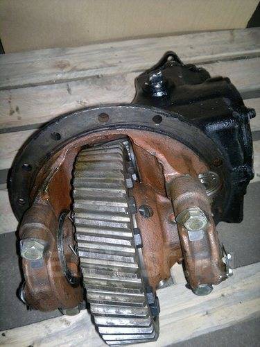 Редуктор среднего моста 131. Редуктор заднего моста зил 131. Задний редуктор зил 131. Задний редуктор зил 130 в передний мост зил 131. Редуктор переднего моста зил 131.