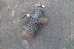 Патрубок воздухозаборника. Nissan Wingroad, VFY11, VY11, WFY11 Nissan AD, VFY11, VY11, WFY11, Y11 Nissan Pulsar, N16 Nissan Almera, N16, N16E Двигател...