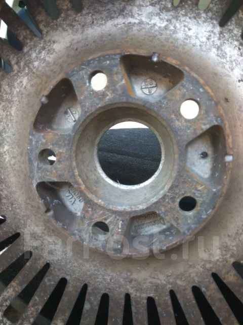 Desmond. 9.0x17", 5x114.3, ET35 ����