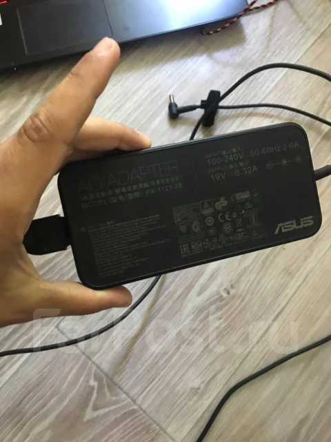 Asus ROG. 15.6", 3,2����, ��� 8 ��, ���� 1 000���, WiFi: 1, Bluetooth: 1, ����������� �� 5��. ��� ����� �� ���������� ����