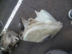 Бачок стеклоомывателя. Toyota: Sprinter, Sprinter Carib, Corolla Levin, Sprinter Trueno, Corolla Двигатели: 1C, 2C, 2E, 3E, 4AF, 4AFE, 4AGE, 5AF, 5AFE...