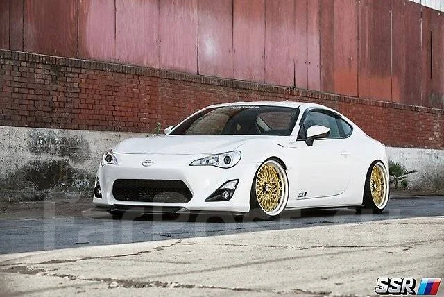 SSR Formula Mesh. 8.0/9.0x18", 5x100, 5x112, 5x114.3, 5x120, �� 73���. ��� ����� �� ���������� ����