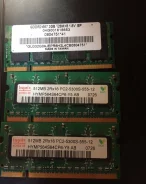SO-DIMM DDR2.