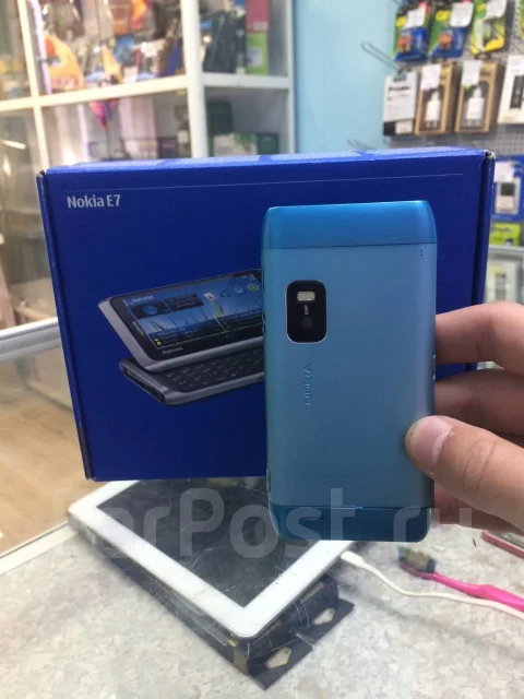 Nokia E7. �/� ����