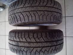 Bridgestone Ice Cruiser 7000. Зимние, шипованные, 2012 год, износ: 10%, 4 шт