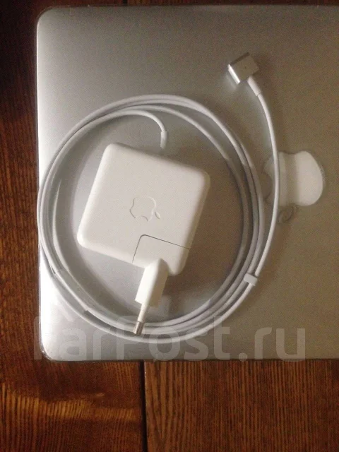 Apple MacBook Air 13 2012 Mid MD846. 13.3", 1,8����, ��� 4 ��, ���� 128���, WiFi: 1, Bluetooth: 1, ����������� �� 6��. ����