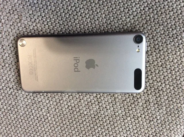 Apple iPod touch 5. ����