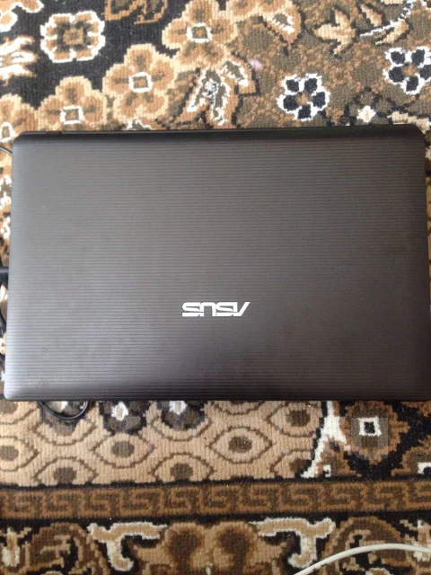 Asus K53S. 2,4����, ��� 4 ��, ���� 750���, WiFi: 1, Bluetooth: 1 ����