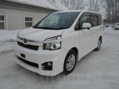 Toyota Voxy. С водителем