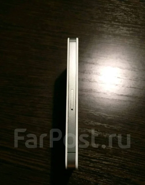 Apple iPhone 4s 8Gb. �/� ����
