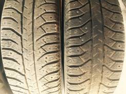 Bridgestone Ice Cruiser 7000. Зимние, шипованные, 2012 год, износ: 50%, 4 шт