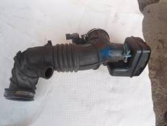 Патрубок воздухозаборника. Toyota Avensis, AZT250, AZT250L, AZT250W, AZT255, AZT255W Двигатели: 1AZFE, 1AZFSE