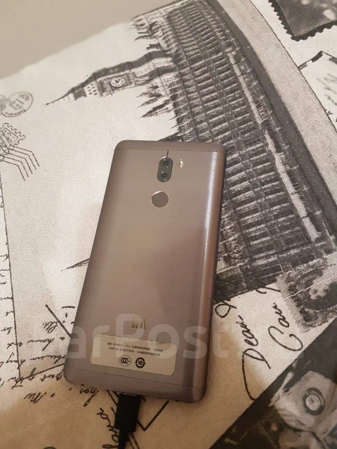 Xiaomi Mi5S Plus. ����� ����