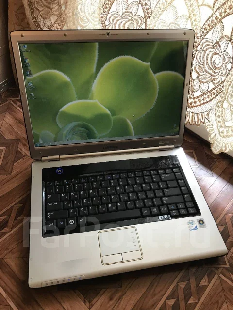 Samsung R510. 15.4", 2,2����, ��� 3072 ��, ���� 500���, WiFi: 1, Bluetooth: 1, ����������� �� 2��. ����