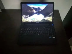 Samsung 355E5C. 15.6", 1,0����, ��� 4 ��, ���� 500���, WiFi, Bluetooth, ����������� �� 7��. ����
