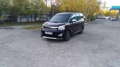 Toyota Voxy. С водителем