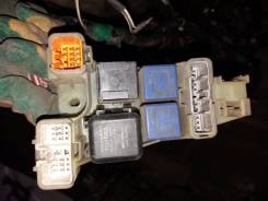 Реле поворота. Toyota: Corona, Windom, Regius Ace, Lite Ace, Scepter, Aristo, Ipsum, Avensis, Sprinter Trueno, Corolla, Tercel, Dyna, Raum, Regius, Sp...