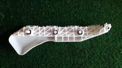 Крепление бампера. Toyota Ractis, NCP100, NCP105, SCP100 Двигатели: 1NZFE, 2SZFE