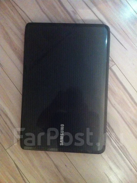 Samsung R525-JS02. 15.4", 2 100����, ��� 4 ��, ���� 250���, WiFi: 1, ����������� �� 30��. ����
