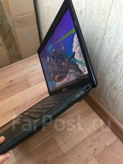 Asus X55A. 15.6", 1,6����, ��� 4 ��, ���� 500���, WiFi: 1, Bluetooth: 1, ����������� �� 1��. ����