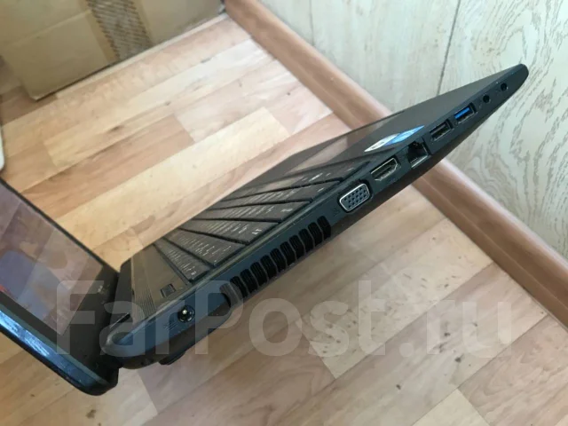 Asus X55A. 15.6", 1,6����, ��� 4 ��, ���� 500���, WiFi: 1, Bluetooth: 1, ����������� �� 1��. ����