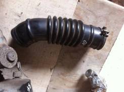 Патрубок воздухозаборника. Mazda Capella, GV6V, GV8W, GVER, GVEW, GVFR, GVFV, GVFW Двигатели: RF, RFCX