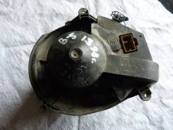 Мотор печки. Audi A4, B5 Audi S4 Audi RS4, 8D5 Двигатели: 1Z, 7A, AAH, AAT, ABB, ABC, ABP, ACK, ACZ, ADP, ADR, AEB, AEJ, AFB, AFC, AFF, AFM, AFN, AFY...