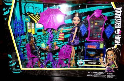 Monster High Игровой набор Monster High Передвижное кафе Скариж Город Страха